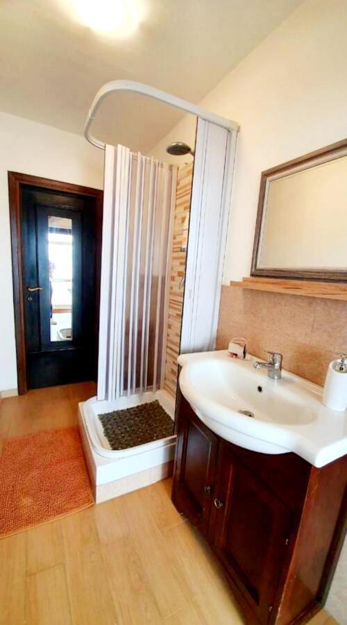 La casa di Loryanne Apartment Avezzano Bagian luar foto